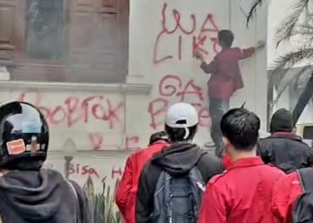 aksi vandalisme saat demo di balaikota bogor
