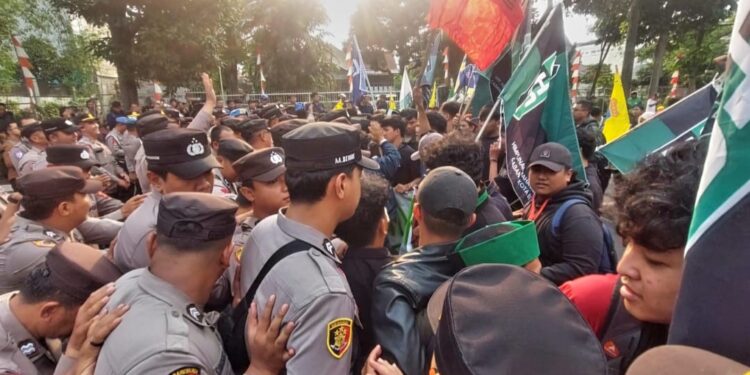Aksi Ratusan Mahasiswa di Kota Bogor Berlangsung Damai. Ini Lima Tuntutannya 
