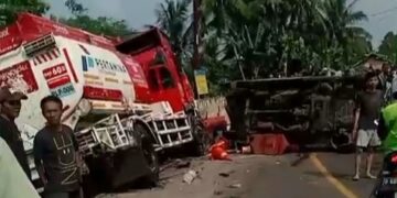 Truk Tangki Pertamina Alami Rem Blong Hantam Sejumlah Kendaraan Di Cigudeg