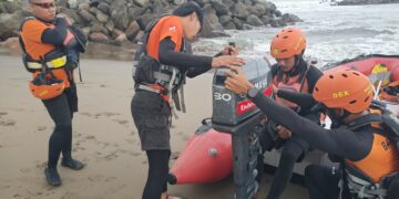 Wisatawan Asal Jakarta Hilang Terseret Ombak Pantai Selatan Palabuhanratu Sukabumi.
