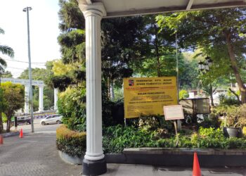 Diduga Ngemplang Pajak, Amaroossa Hotel Dipasangi Plang Pengawasan Bapenda