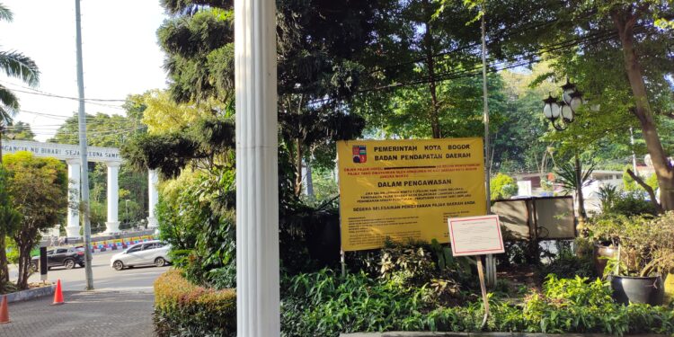 Diduga Ngemplang Pajak, Amaroossa Hotel Dipasangi Plang Pengawasan Bapenda