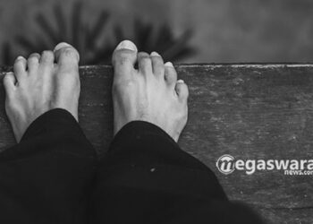 Pria nekaat lompat dari jembatan kalibaru katulampa