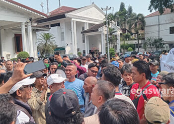 Ratusan pedagang pasar bogor tolak relokasi
