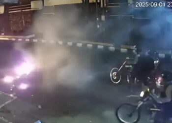 aparat serang kampus unisba bandung selasa dini hari