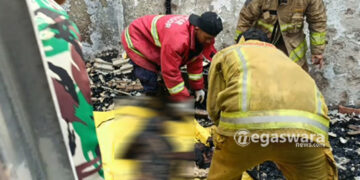 ibu dan anak terbakar di gunung putri