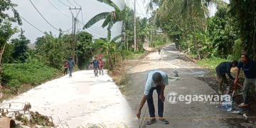Jalan Rusak yang Didemo Warga di Desa Tonjong Akhirnya Dibangun