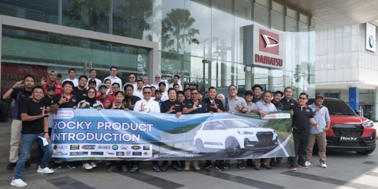 Pelanggan Setia Daihatsu Antusias Eksplorasi “Rocky” Terbaru