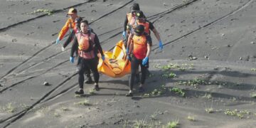 Tim SAR Gabungan Berhasil Temukan Jasad Karom (45) Yang Hilang Di Pantai Tegalbuleud