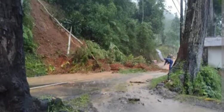 Hujan Deras, BPBD Catat 3 Kecamatan Di Sukabumi Terdampak Banjir dan Longsor