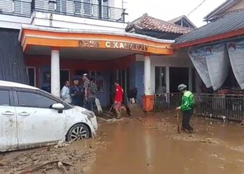 Kantor Desa Cikahuripan Cisolok, Porak-Porandah, Aktivitas Pelayanan Masyarakat Tetap Berjalan