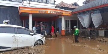 Kantor Desa Cikahuripan Cisolok, Porak-Porandah, Aktivitas Pelayanan Masyarakat Tetap Berjalan