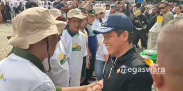 Menteri Lingkungan Hidup Bersih2 hulu sungai Ciliwung