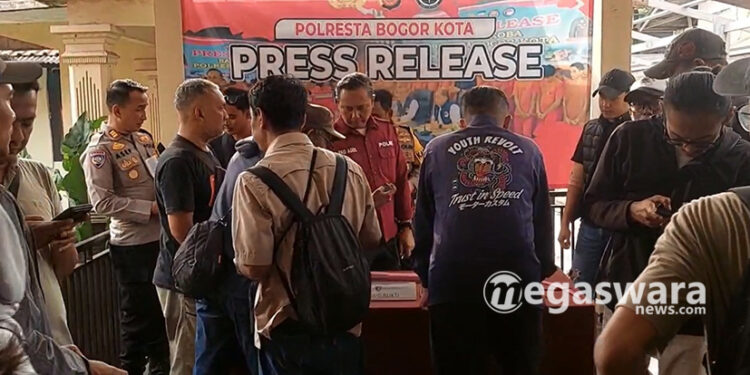 Polisi di Bogor di bacok