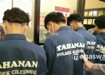 Polsek Cileungsi Tangkap Empat Pelaku Tawuran Pelajar di Jalan Raya Narogong