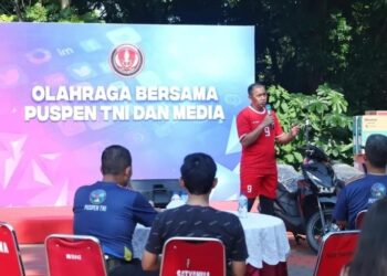 Wujud Keabraban, Puspen TNI Ajak Olahraga Bareng Media