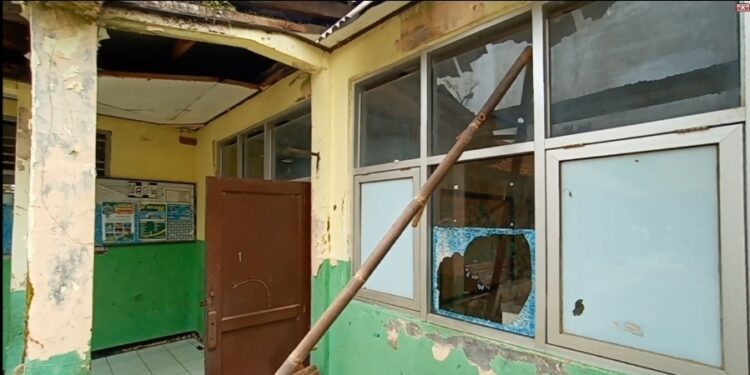 Gedung SDN Cibitung 01 Nyaris Ambruk, Ratusan Siswa Terancam Bahaya