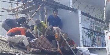 Seorang Pekerja Bangunan Tersengat Listrik, Evakuasi Berlangsung Dramatis