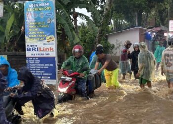 Banjir Bandang Hingga Longsor Terjang Cikakak dan Cisolok
