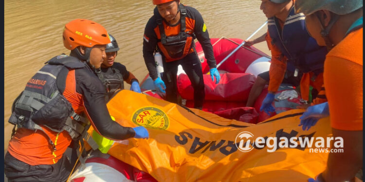 Tim SAR Gabungan Berhasil Temukan Satu Korban Tenggelam di Sungai Cimandiri Kabupaten Sukabumi