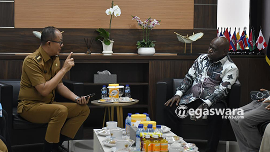 Wali Kota Sukabumi Ayep Zaki Bersama Menteri HAM RI Natalius Pigai