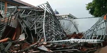 Atap Gedung SMKN 1 Gunung Putri Ambruk, Puluhan Siswa Alami Luka-Luka