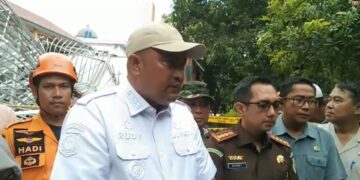 Pasca Ambruk Ruang Kelas SMPN 1 Gunung Putri, Bupati Akan Evaluasi Seluruh Sekolah Di Kabupaten Bogor