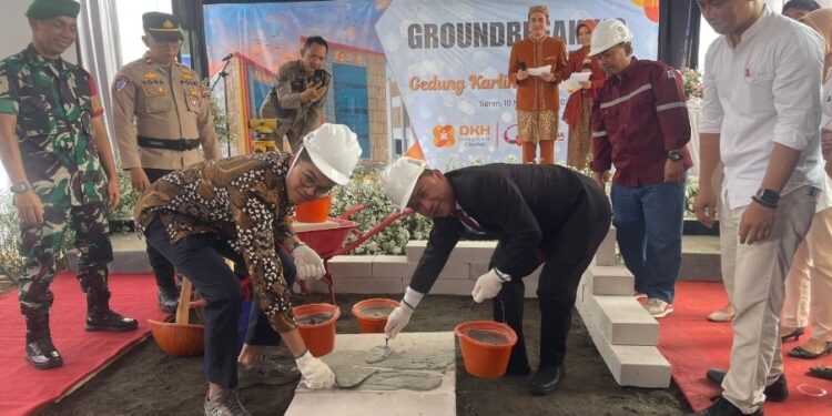 Wakil Bupati Sukabumi Letakkan Batu Pertama Pembangunan Gedung Karlinah RS DKH Cibadak