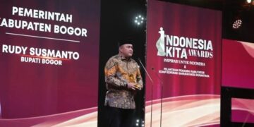 Hari Pahlawan, Bupati Bogor terima penghargaan “Outstanding Regional Leader”Pahlawan Inspiratif Percepatan pembangunan