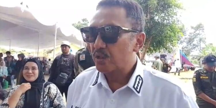 Menko PM Salurkan Bantuan Relokasi Pasca Longsor, Bupati Asep Jafar Bilang Gini