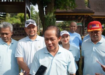 Perkuat Konservasi Keanekaragaman Hayati, Menteri Hanif Tanam Ratusan Pohon Endemik di TMII