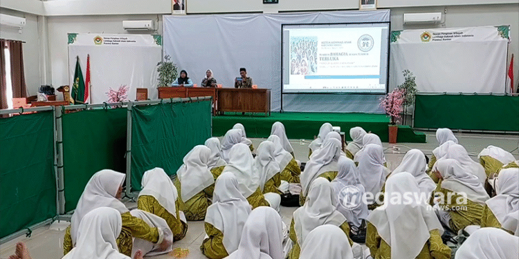Lawan Bullying dari Pesantren Santri Serang Dibekali Edukasi Anti-Perundungan