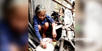 nenek siti asminah hidup tanpa penerangan di pamijahan kabupaten bogor