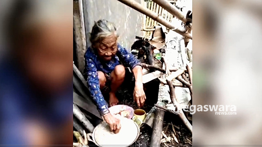 nenek siti asminah hidup tanpa penerangan di pamijahan kabupaten bogor