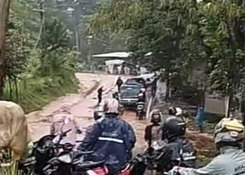 Hujan Guyur Wilayah Sukabumi, Jalan Nyalindung Banjir Tanah Lumpur