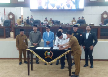 DPRD Banten Sahkan Dua Raperda Ketenagakerjaan dan Penyertaan Modal Bank Banten