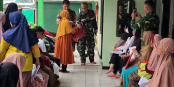 Peringati Hari Ibu, Koramil Sukaraja Bogor Gelar Bakti Sosial