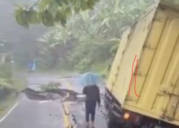 Jalur Bagbagan-Kiaradua Sukabumi Lumpuh, Truk Box Terjebak Ditengah Bencana
