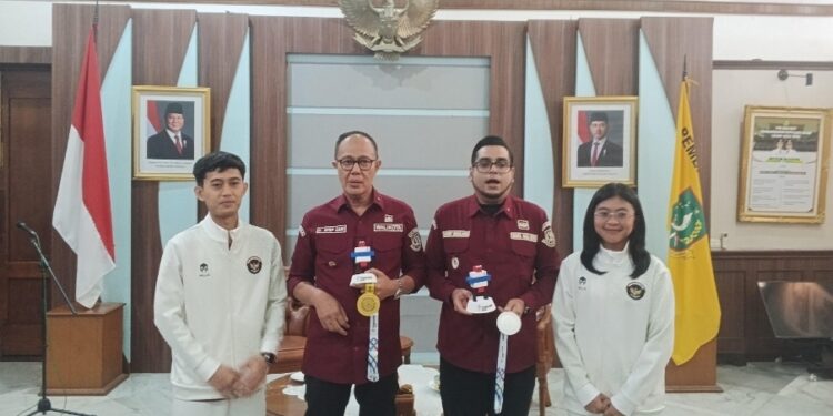 Atlet Hoki Sukabumi Sabet Emas dan Perak SEA Games 2025