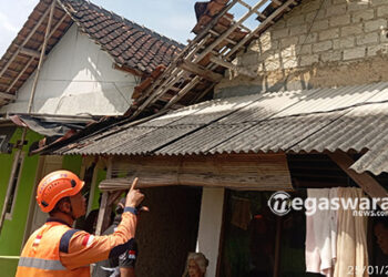 Angin Kencang Landa Kota Sukabumi, Satu Bangunan Ponpes Roboh dan Beberapa Pohon di Sejumlah Titik Tumbang