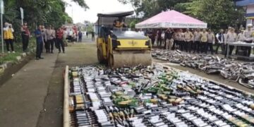 Polres Sukabumi Musnahkan Ribuan Botol Miras dan Knalpot 