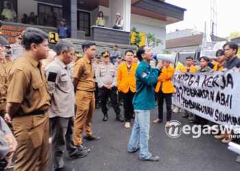 Kualitas Pengerjaan Jalan Buruk, BEM PTNU Soroti Dugaan Pemborong Abal-Abal