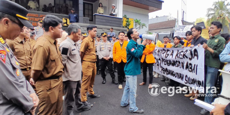 Kualitas Pengerjaan Jalan Buruk, BEM PTNU Soroti Dugaan Pemborong Abal-Abal