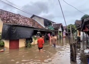 Gubernur Banten Wacanakan Moratorium Ijin Tambang Menyusul Banjir di Wilayahnya