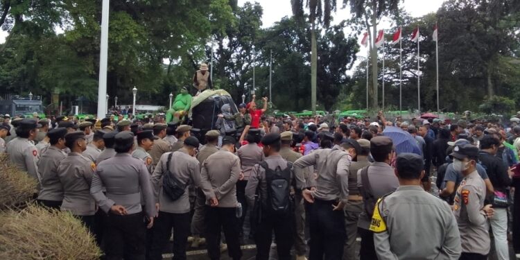 Sopir Angkutan Kota Bogor Mogok Operasi, Tuntut Kebijakan Usia Kendaraan
