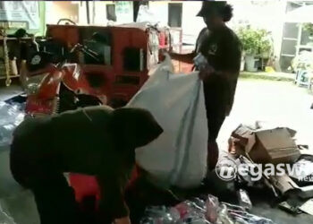 Warga gunung putri raup keungan dari tabungan sampah