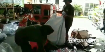Warga gunung putri raup keungan dari tabungan sampah