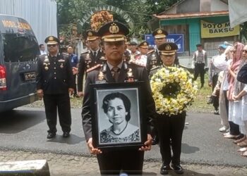Meriyati Hoegeng di Makamkan di Tajurhalang Bogor, Kapolri Hadiri Prosesi Pemakaman 