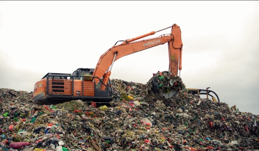 operasional alat berat di TPA