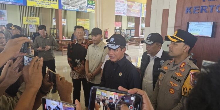 Kunjungan ke Ngawi, Menteri Hanif Soroti Pengelolaan Sampah di Terminal